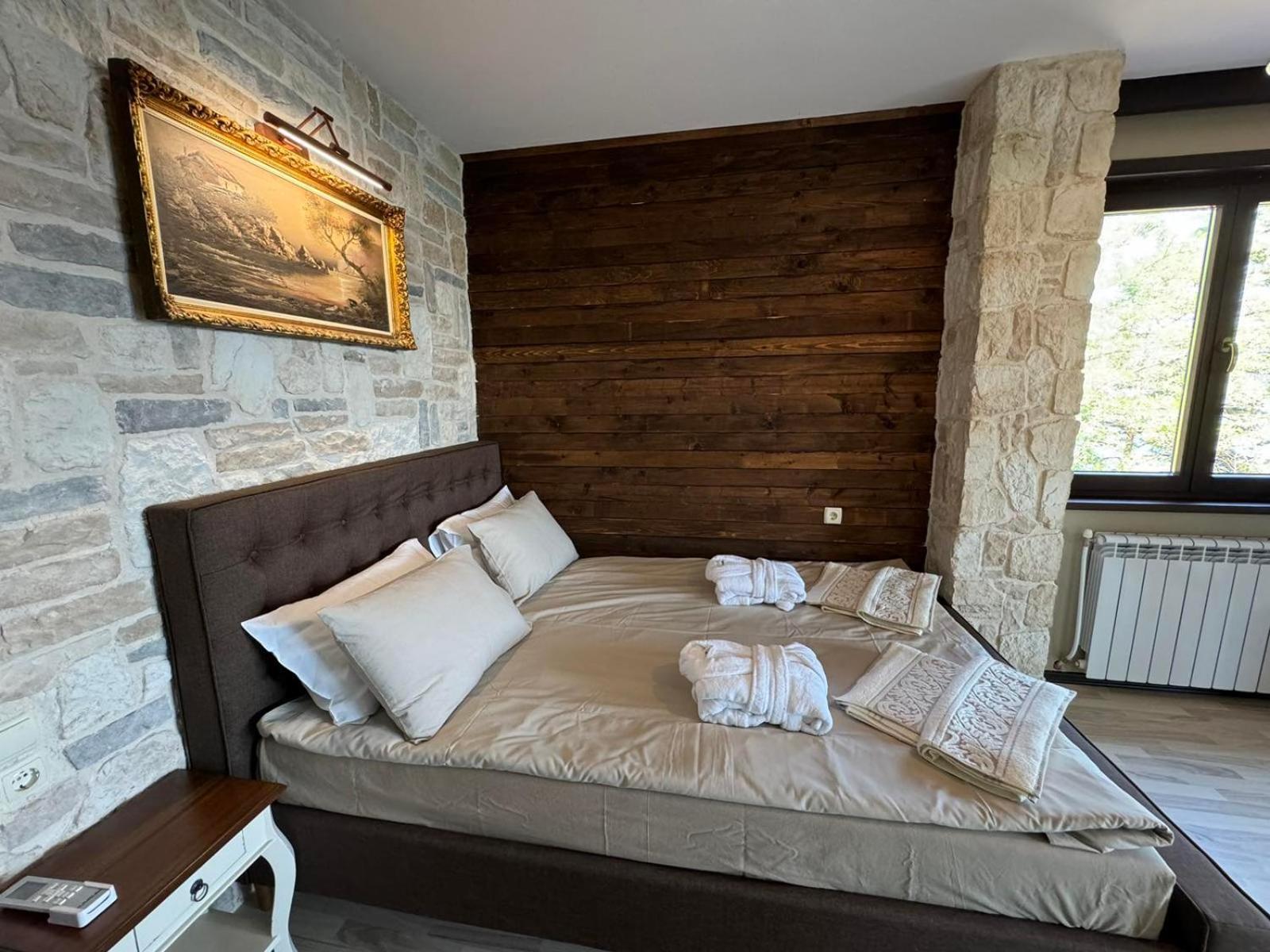 Villa Iskar Lake Residence By Bookvillabg Shtarkelovo Gnezdo Exterior foto